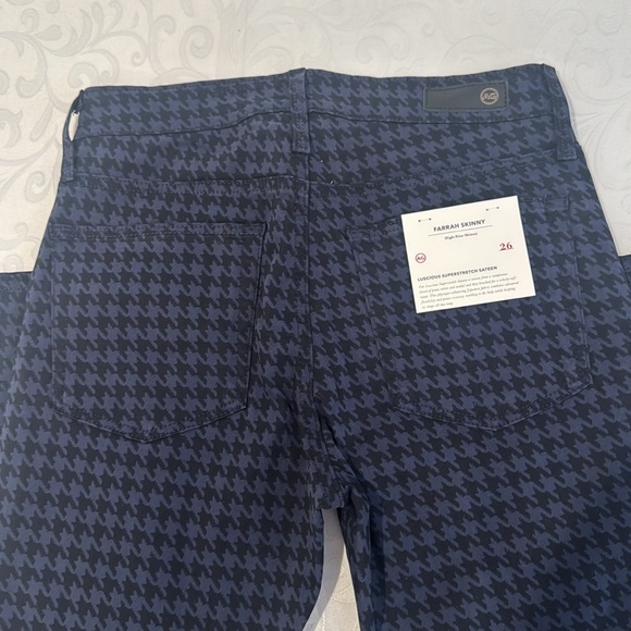 AG “Farrah” Mid-rise Skinny Jeans. Size 26 - Picture 11 of 15